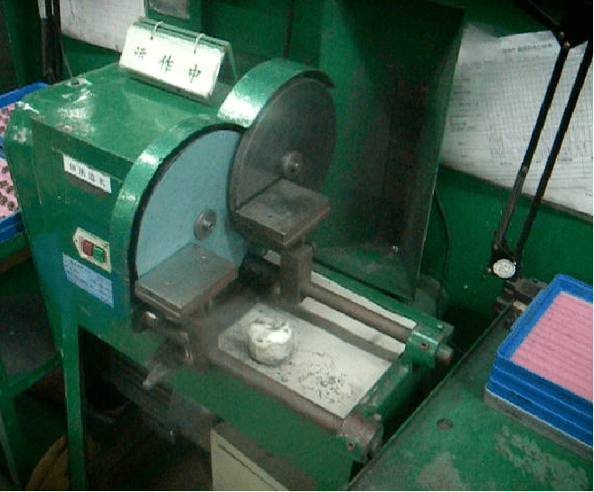 Double disc polishing machine